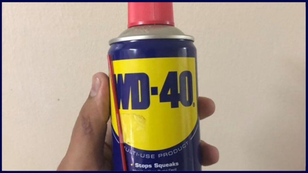 menggunakan spray wd-40